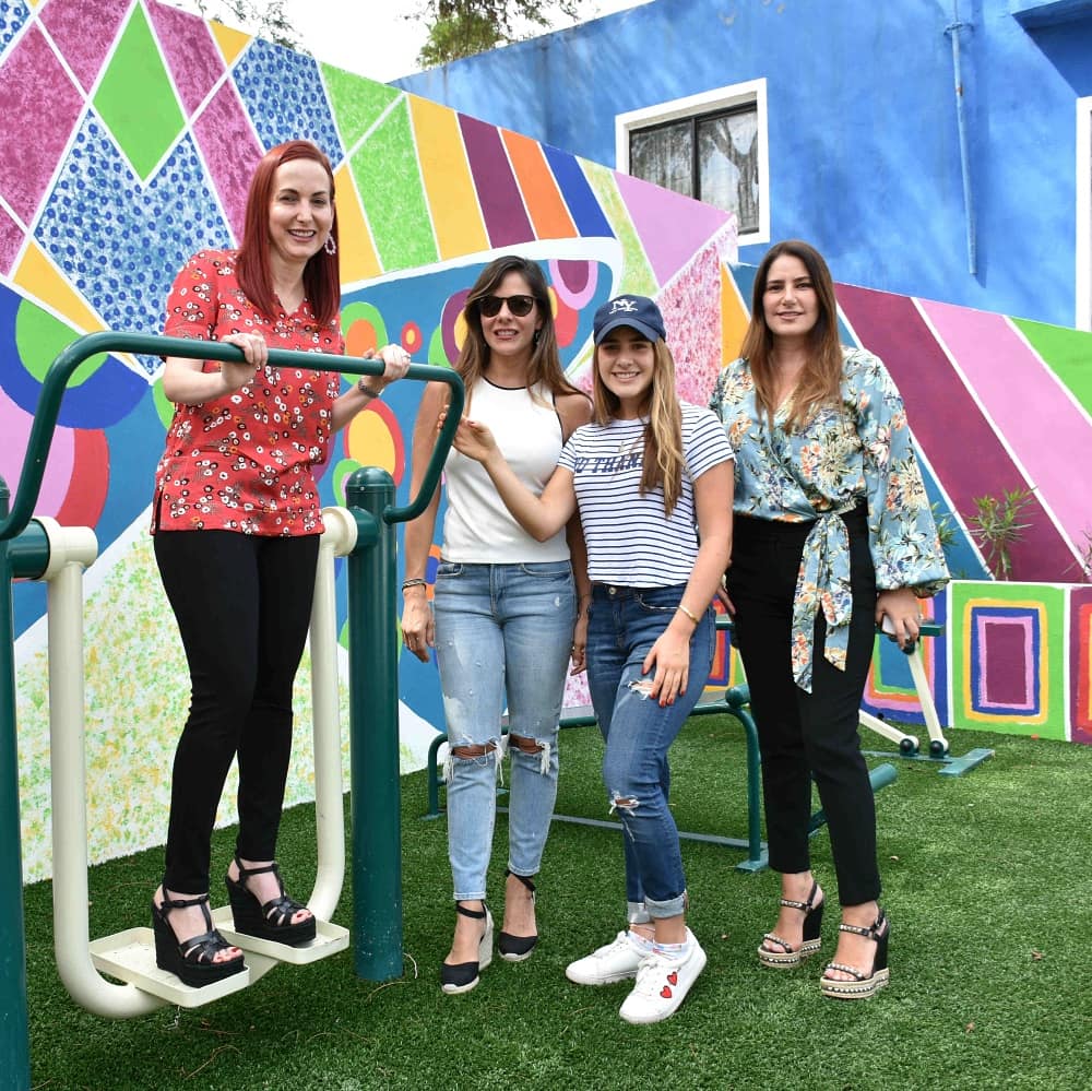 SanPedroNL's tweet photo. Las @MadrinasSP realizaron la entrega un espacio que se rehabilitó como parque ubicado en la Av. Morones Prieto  en la col. San Francisco. https://t.co/9hsGRik719