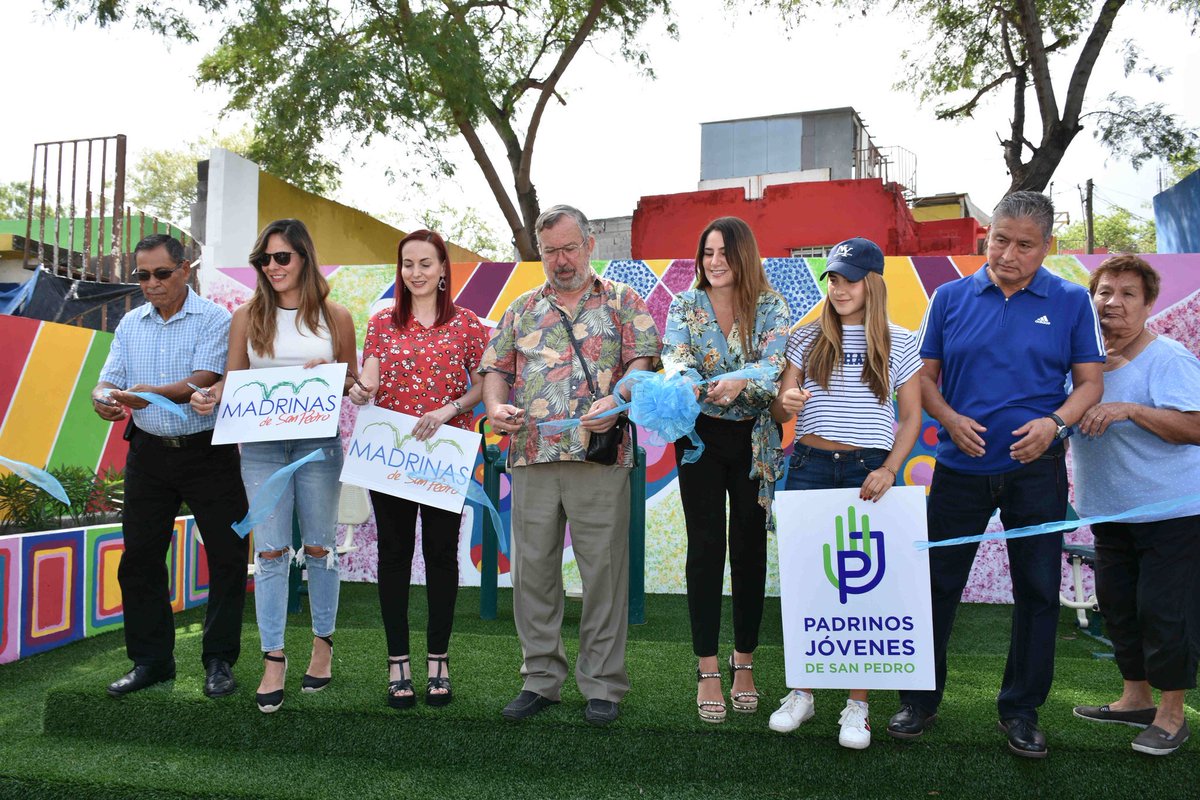 SanPedroNL's tweet photo. Las @MadrinasSP realizaron la entrega un espacio que se rehabilitó como parque ubicado en la Av. Morones Prieto  en la col. San Francisco. https://t.co/9hsGRik719