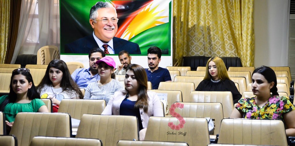 SulaiStaff's tweet photo. دووەم ڕۆژی خولی "ئەتەکێت" کەبەهاوکاری زانکۆی پۆلی تەکنیکی سلێمانی و بەسەرپەرشتی "مامۆستا ِعەباس " بۆ هاوڕێیانی "Sulai Staff" کراوەتەوە لە رێکەتی 24/07/2018
#SulaiStaff 
 #sulaimaniyah #slemani #slemane #kurdistan #kurd #hawler #erbil #iraq #Iraq #AskQaQ  #staff #Staff https://t.co/EDt7ITRH4I