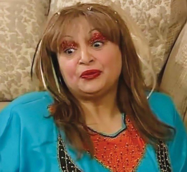 yalbhijan's tweet photo. الوفاء في الوسط الفني بالعالم العربي شبه معدوم، الفنانة أمل عباس ترقد على السرير الأبيض و تناشد جمهورها لمساعدتها في دفع تكاليف عملية قسطرة.. وغيرها كثير من الفنانين والفنانات الذين واجهوا نكران الجميل من المؤسسات الفنية ومن زملائهم في الوسط الفني بعد أن غيبهم المرض..! شي مخجل https://t.co/m3oMztRlg6
