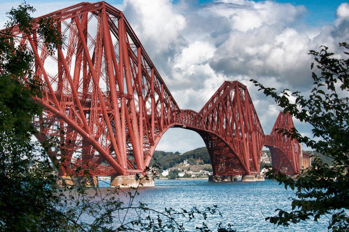 Zoe1985paul's tweet photo. Forth rail bridge #theforthrailbridge #scotland https://t.co/jszLHGmDCB