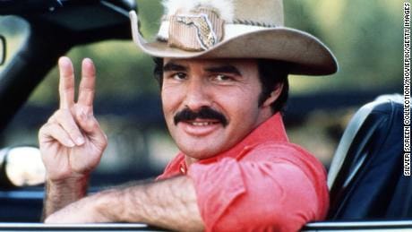 xhoyguadalajara's tweet photo. Hasta Siempre #BurtReynolds!

Cuéntenos #GroovyFamily cuál es el papel que más recuerdan de él? https://t.co/8843rU1OU2