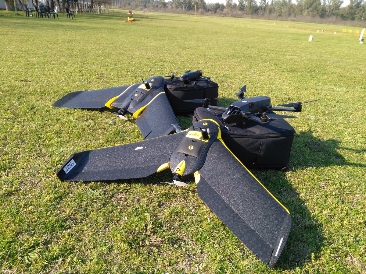 HYoungGEO's tweet image. Tarde de drones. @Javierhjdx @HYoungGEO Ezeiza #ebee #eBeePlus #bebopthermal #bluegrass @geosistemassrl