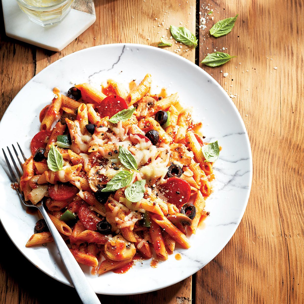 WalmartCanada's tweet photo. Pizza pasta in an Instant Pot? Yep, you heard that right! Perfect for those #backtoschool dinners. $1.49 per serving, recipe on Pinterest. #LiveBetterMagazine https://t.co/nqO2DBR1Ug https://t.co/3KHyVUJomU