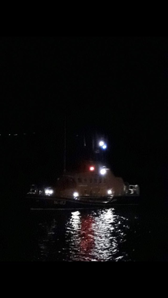 🚨📟SHOUT 1836 02/09
ALB tasked to assist a 28ft Yacht with 3 crew onboard suffering power failure, approx 7 miles NW of Strumble Head. Once on scene, a tow was secured to the yacht and was then towed to Fishguard and placed on the Outer mooring.