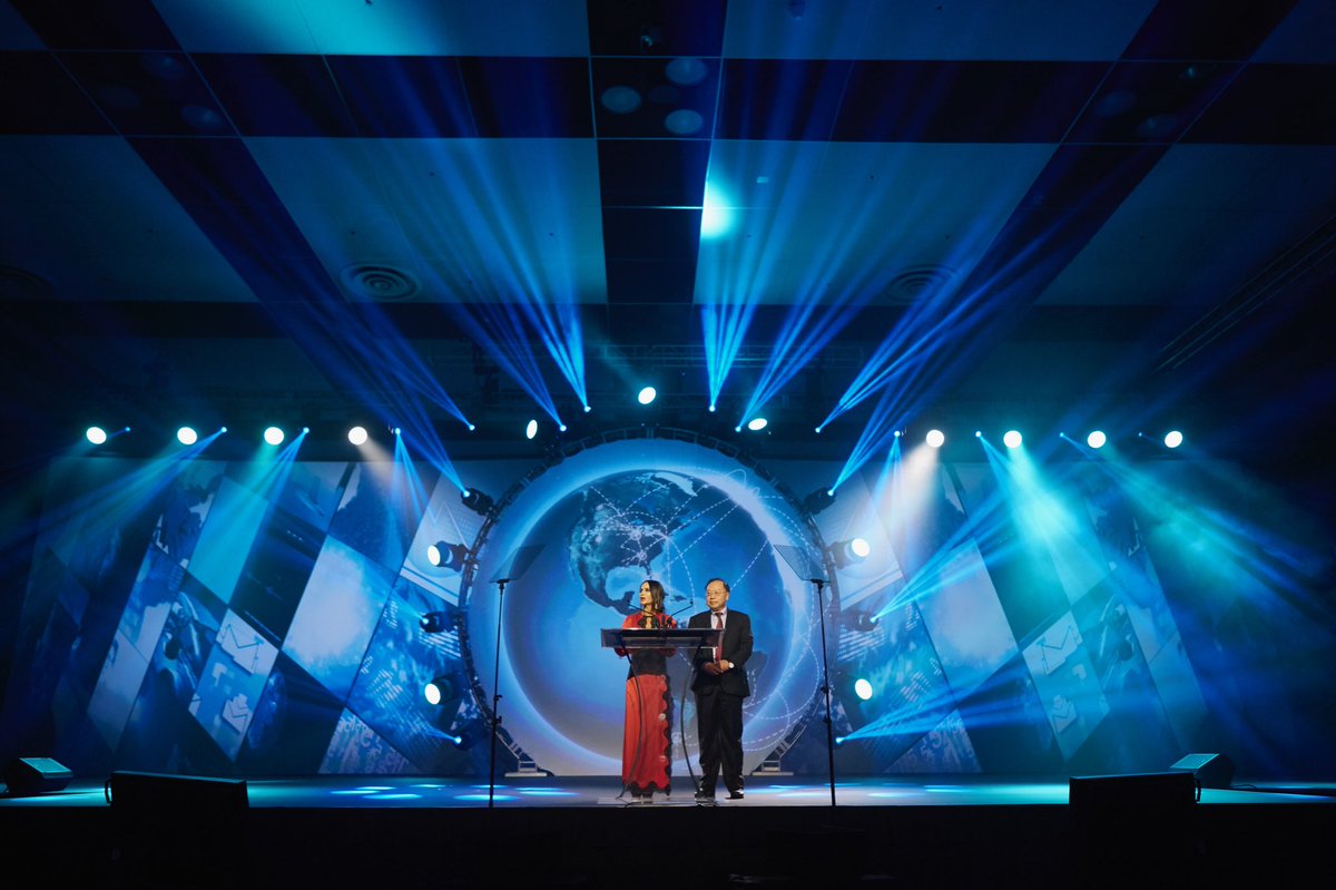 planetdallas's tweet photo. #tbt to GSA 2016! #planetproductions
.
.
#gsa2016 #lighting #video #audio #liveevents #liveeventproduction https://t.co/wNzIe9n3So