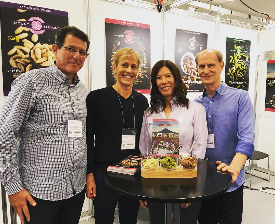 L'#équipe #Mount #Mayon présente à la <a href="/SpecialityFair/">Speciality & Fine Food Fair</a> de #Londres a ravi les #papilles de #centaines de #professionnels du #monde #F&amp;B #conquis par nos #noix de #Pili #Prémium!
#Credit #Photo 📷: mountmayon.com
#food #fine #taste #great #awards #supreme #title #imported