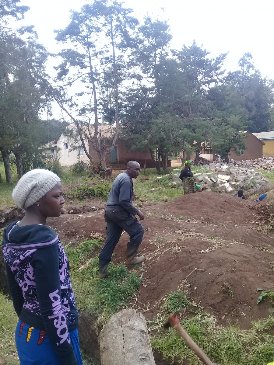 AndrewLemey's tweet photo. @HassaniKamba @billmarwa @KefarMbogela @msoapomtwara @BrightonKahili3 @JumanneRois @Abdalla57725472 @AminaMkoto Hongereni wandugu wa Mtwara angalieni na sisi wa Loliondo karta ya Olgosorok Wilaya ya Ngorongoro,tunakimbizana na muda tuliyopewa na Naibu Waziri Elimu na ni mbunge wa Wilaya ya Ngorongoro kufikisha lenter atatupaulia. @rsiumbu @rmfaume1 #ChukuaHatua https://t.co/v4JUYEUa9o