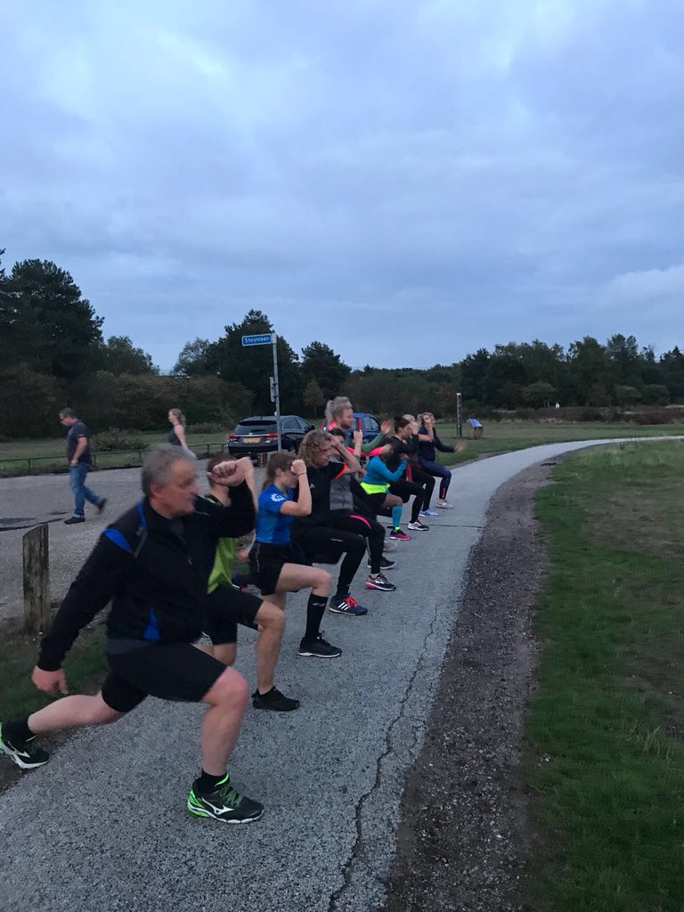 Sportfysioermel's tweet image. Wat een geweldige eerste training hebben we gehad! Run in Balance Hardlooptechniektraining: voor de beginnende en gevorderde hardloper!
#runinbalance #hardlopen #techniektraining #ermeloinbeeld @gemeenteermelo 
@Ermelonieuwsnl @Ermelovannu