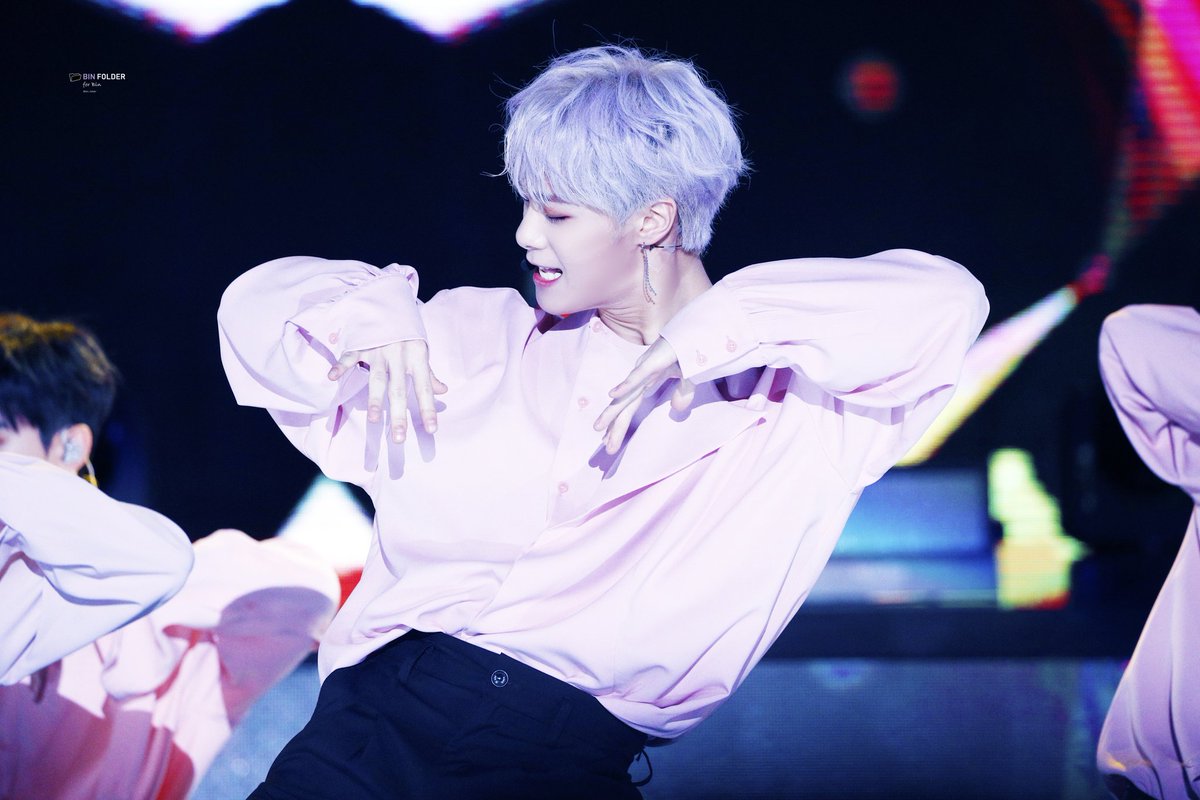 bin_folder's tweet image. [HQ] 180901 인천한류콘서트 INK 아스트로 문빈

너잖아 안무 사랑하잖아💜
@offclASTRO

#아스트로 #문빈 #ASTRO #Moonbin #인천한류콘서트 #INK #ムンビン