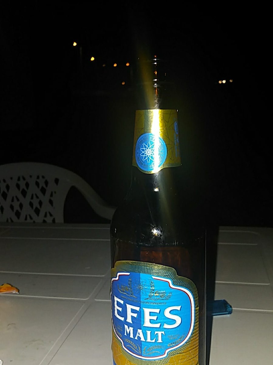 aslicicek13's tweet photo. ##bazen ##nefes ##bazen ##efes ##almak ##lazim ##iyi ##aksamlar ##asli https://t.co/Lgl3EHHhAS