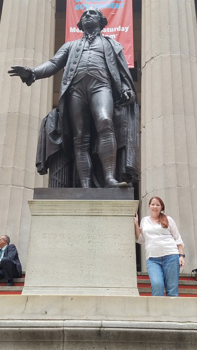 daisicake's tweet photo. My FB memories today around full of NYC from my #Hamiltrip 2 years ago. I wanna go back. https://t.co/yp4eOa3eIo