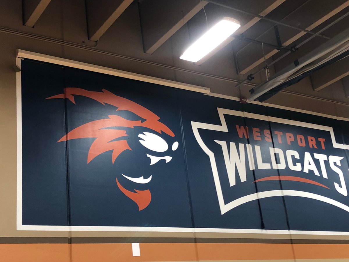 mpoweringed's tweet image. Kudos from @WestportWidcsts to ⁦@BruceDouglasSPS⁩ and his team for the cool projection 📺 and portable classrooms! #AnywhereLearning