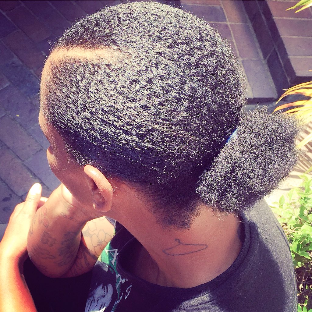 FelicityShiba's tweet photo. Ladies wanting to know what I use for my hair....here you go.
That moment when you can finally slick back and tie the back Pom Pom. Afro Puffing. #Curlywurlys #NaturalPuff #slickrick #AfroPuffTame https://t.co/Kmm1eZr50p