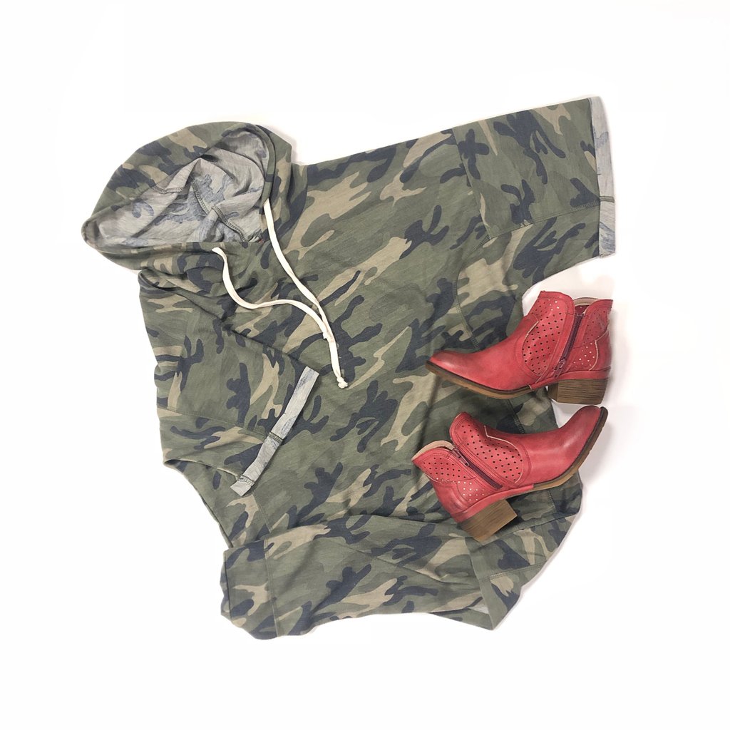 a_splashofsass's tweet photo. Style that is perfectly YOU!

Grab these pieces for yourself today ————> https://t.co/nMby5Z4Qai
.
.
.
.
.
As Seen:
California MoonRise
Camo Hoodie Tunic
$60

Boutique By Corkys
Red Bismark Bootie 
$65

.
.
.
Join our REWARDS PROGRAM by texting SASS to 578-277. https://t.co/TnJypP1QoW