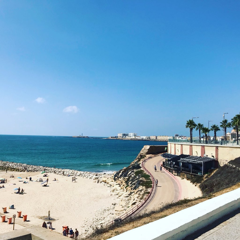 SteinStudy's tweet photo. We offer a range of Spanish courses in Cadiz!
Right now we are over here finalizing the details for our 2018/2019 courses. If you want to be surrounded by stunning architecture and beautiful beechβs then Cadiz is the place to be!
#lovethelanguage
#steinstudy
#Cadiz https://t.co/k4NGGoZ28w