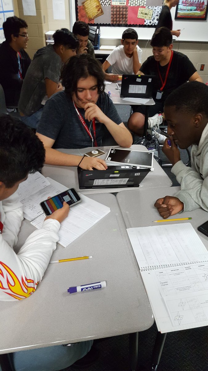 Annmarie9's tweet photo. Comfortable and ENGAGED in learning using flexible seating and technology. 
@cfisdmath @CyLakesHS @cfisdts https://t.co/Qw38FHprW4