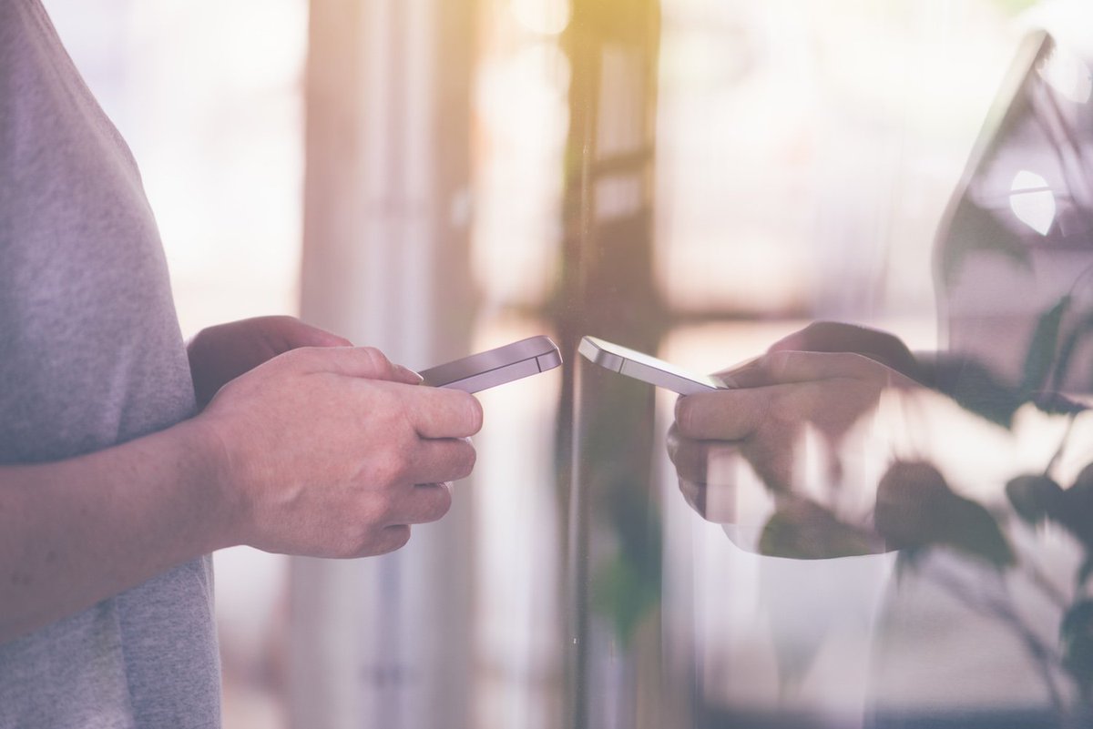 candybitsocial's tweet image. #DidYouKnow 80% of shoppers use mobile phones inside physical stores to look up product reviews, compare prices or find alternative store locations?