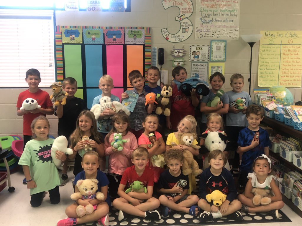 MrsKSmith_MVES's tweet photo. Yesterday we filled up Mr. Potato Head! Today we celebrated with Stuffed Animal Day! #awesomebehavior #awesomekids @MVESGainesville https://t.co/Z22bxLOqnv