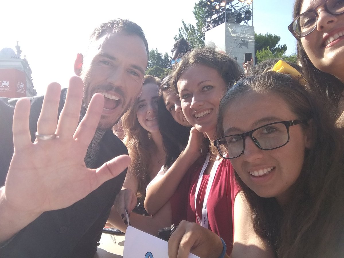 ubeequitouskiss's tweet photo. sam claflin was so happy today 💛 https://t.co/bLUabYjY9k