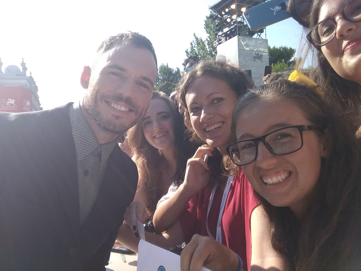 ubeequitouskiss's tweet photo. sam claflin was so happy today 💛 https://t.co/bLUabYjY9k
