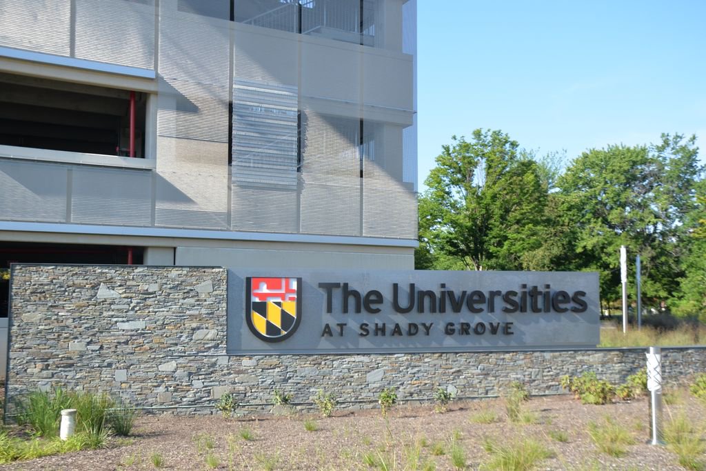 UatShadyGrove's tweet image. New school year, new signs! Check out our new signage in front of Shady Grove garage on Darnestown Road and the entrance of Shady Grove Road. We hope your semester is off to a great start!
#NewSchoolYear #NewSigns #DiscoverUSG