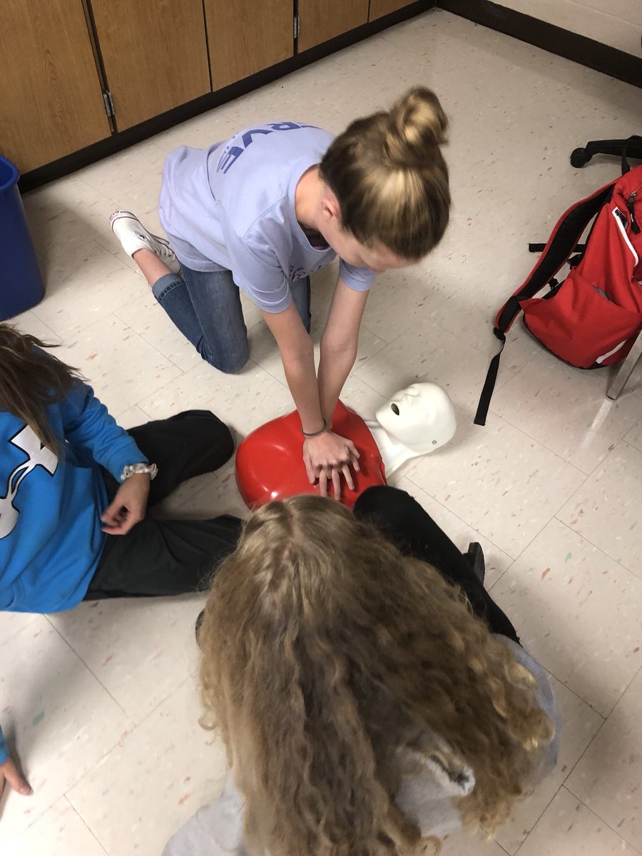 CheathamMiddle's tweet photo. 7th and 8th grade students have been learning the basics of cpr and using an aed during health class! #ccsdtn https://t.co/4IwDZ1mAWm