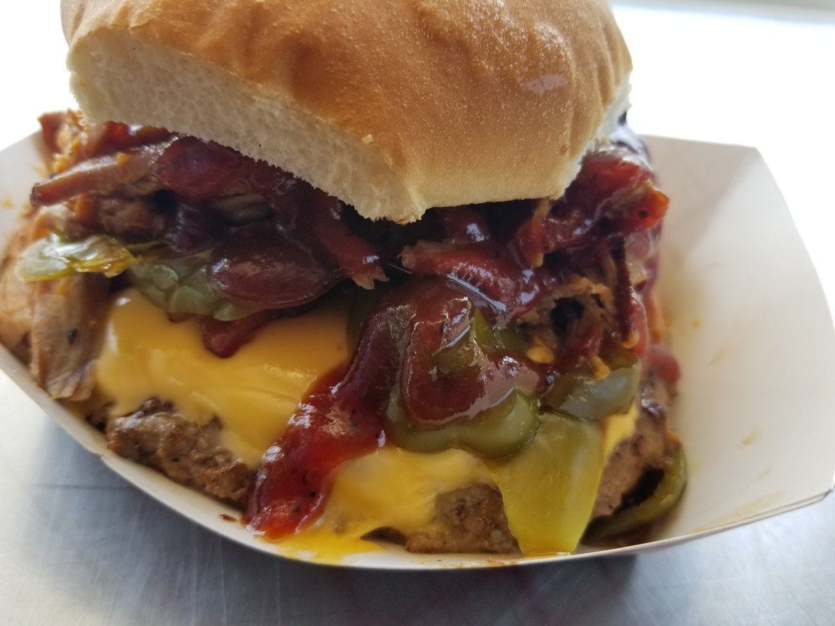 B3FoodTruck's tweet photo. Where to get your #B3fix this week:
Today: lunch until 1:00, Questar Apple Valley
Friday: @BentBrewstiller Roseville, 3-9pm
Saturday: Pints for a Purpose @LakeMonsterBrew, 1-6pm
Sunday: Hugo block party, Oneka Elementary 4-7pm
Come get some! https://t.co/kbvguYt4bV