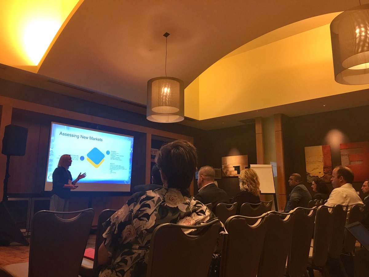 CIOCHIME's tweet photo. John Kravitz from Geisinger and @cedwardski  from @Imprivata lead their breakout session “Partnership: Cooperating to Advance a Mutual Interest” at #CPES18 #CHIMEFoundation https://t.co/n1KYfSbVVw