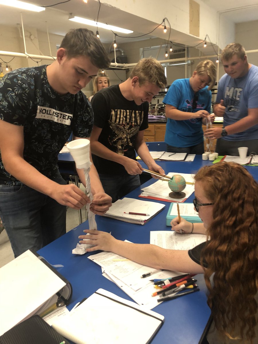 MceScience's tweet photo. Biology I: Technological design practice! #PantherNation https://t.co/iCypdPeQji