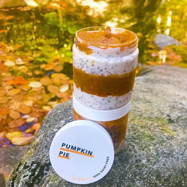 teamjarbar's tweet photo. Whose ready for fall?! 🍁🍂🍁 our PUMPKIN JARS are back!! Pumpkin spice &amp; pumpkin pie are available for delivery starting Monday! Order now at https://t.co/3ZoE6Skl6p 🎃🎃🎃 https://t.co/AukfBsqoyS https://t.co/fVIoV9ngAC