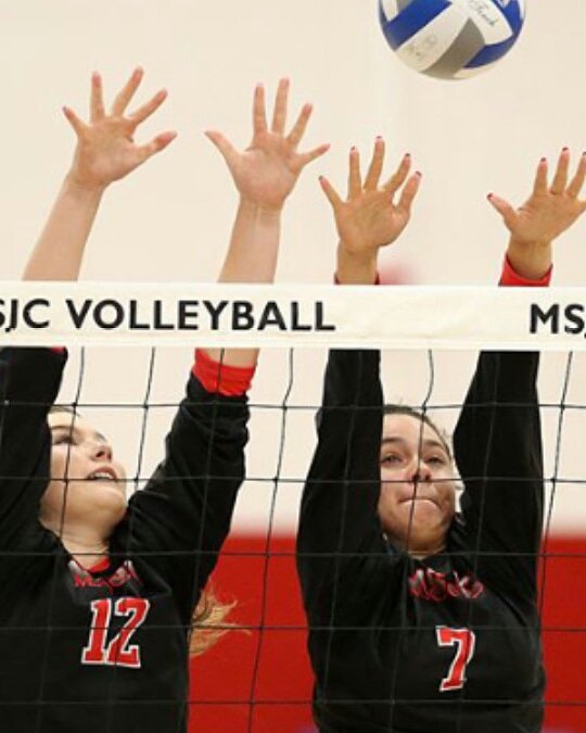 msjcathletics's tweet image. MSJC women's volleyball picks up two wins Wednesday as they defeated @citrusathletics 3-1 and @rcc_athletics 3-0 #msjcvolleyball #pcac #msjceagleproud