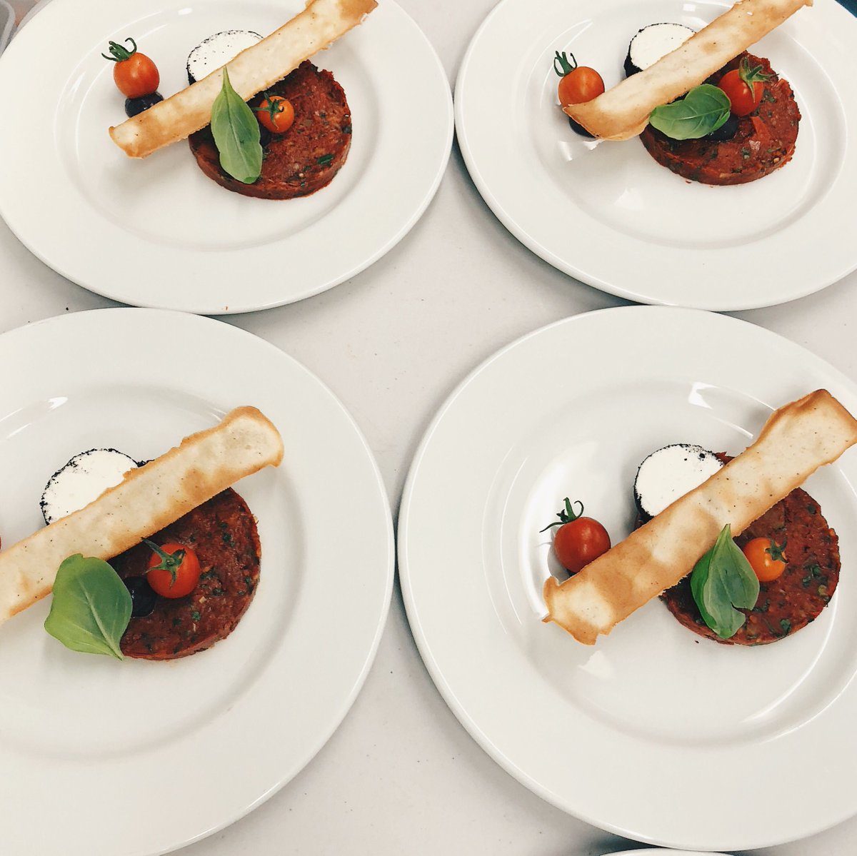 Blenheim House tweet media
