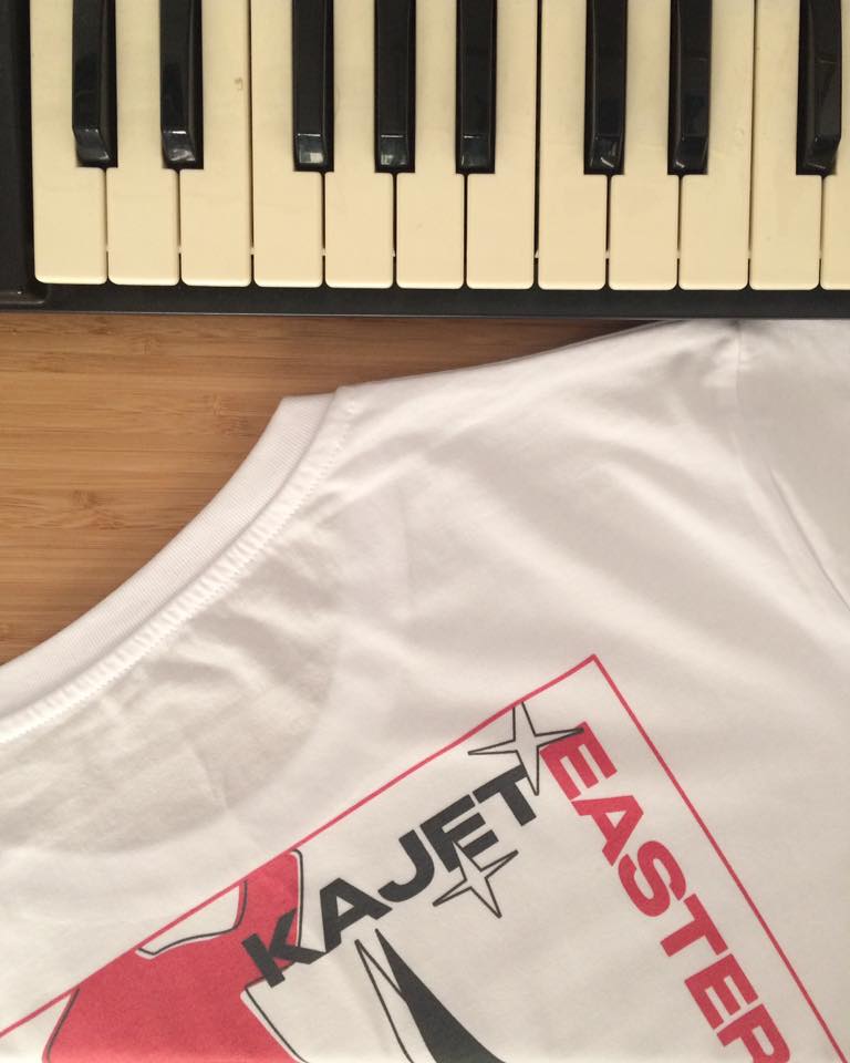 kajetjournal's tweet image. Aside from our #secondissue, we have new #printedgoods ready for @Indiemags this wekeend! If you're in #Hamburg or around, do come join us, say hi, and get your own! #dustykeys &amp;amp; #easternfuturism

RSVP: facebook.com/events/2084855…