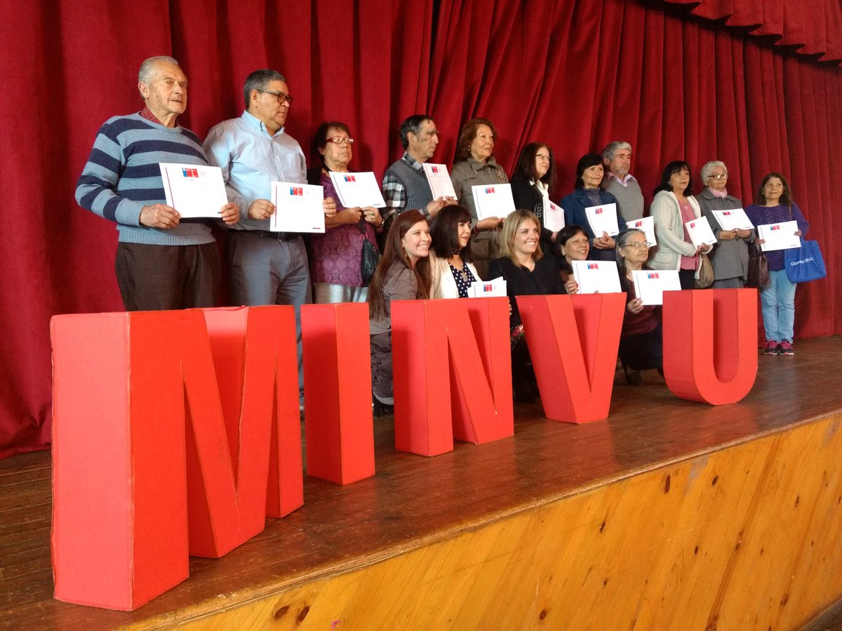 Serviuvalpo's tweet photo. ¡También felicitamos a los comité El Sauce y Los Pilares de La Ligua, y Paneles Solares Esperanza de Cabildo,  quienes recibieron sus susbsidios de Protección al Patrimonio Familiar, que les permitirá mejorar sus viviendas junto con la instalación de tecnología sustentable 🏡💪 https://t.co/U7bvYA3QSl