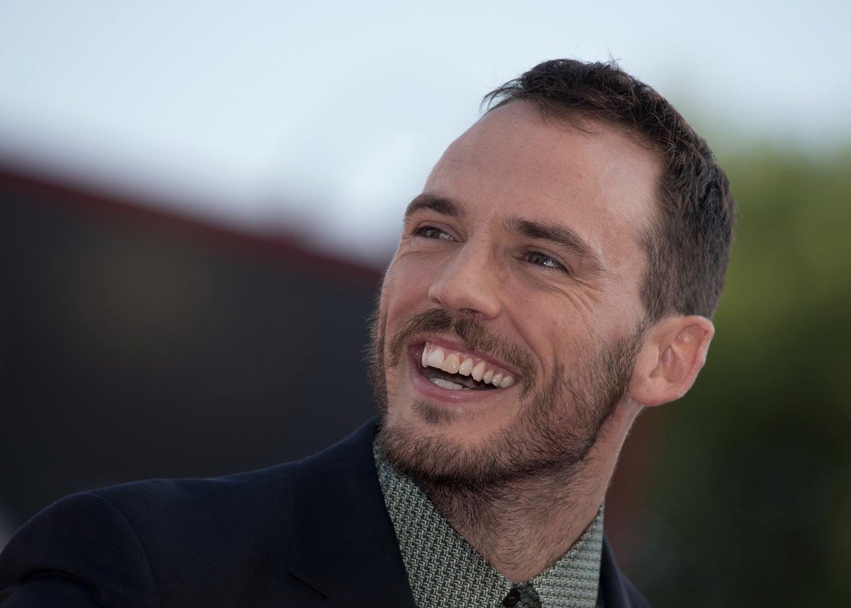 ciakmag's tweet photo. Siete pronti? Tra poco #SamClaflin arriverà sul red carpet di #Venezia75! https://t.co/vnhWdpvYyZ
