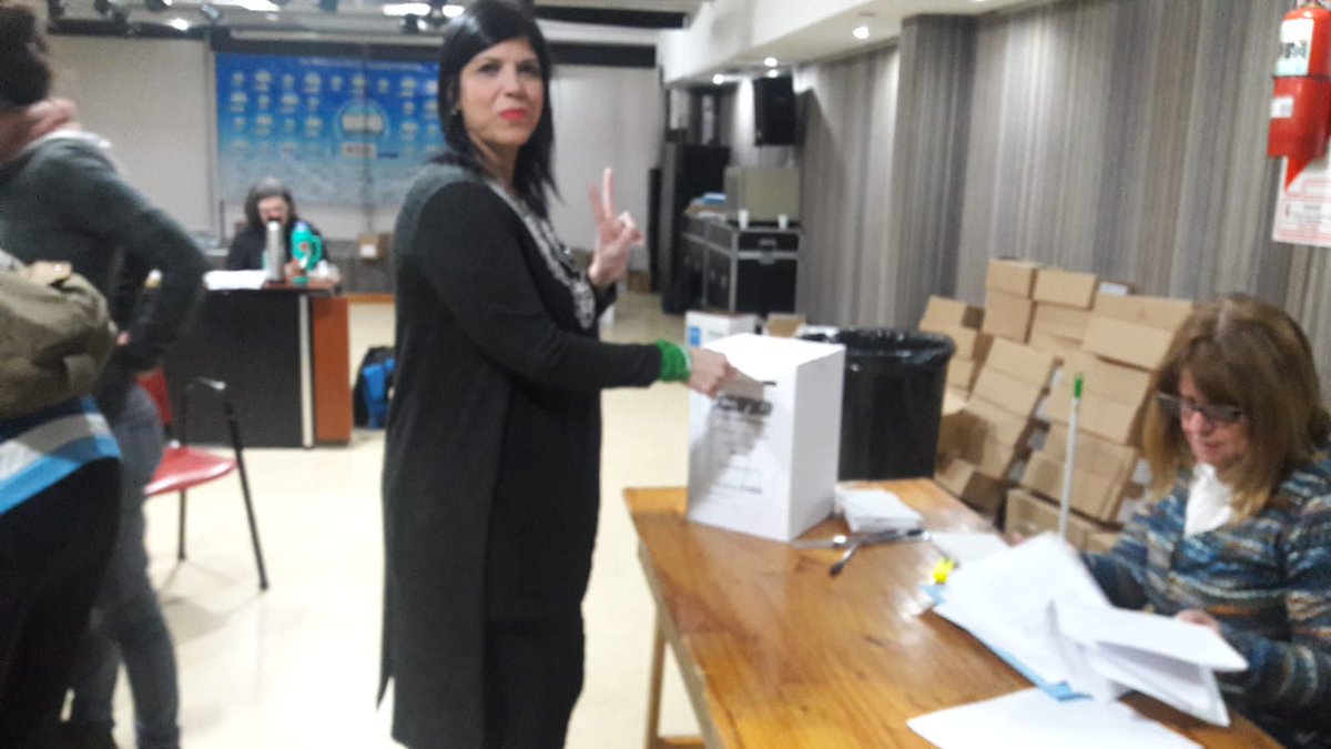 Lista10CTA's tweet photo. 👉🏽La Compañera @SilviaDoval1 ya votó en las #EleccionesCTA.
#LaUnidadEsElCamino. 
Unidad➕Organización➕Lucha para enfrentar el ajuste
VOTÁ #Lista10 https://t.co/YrddJE5dMF