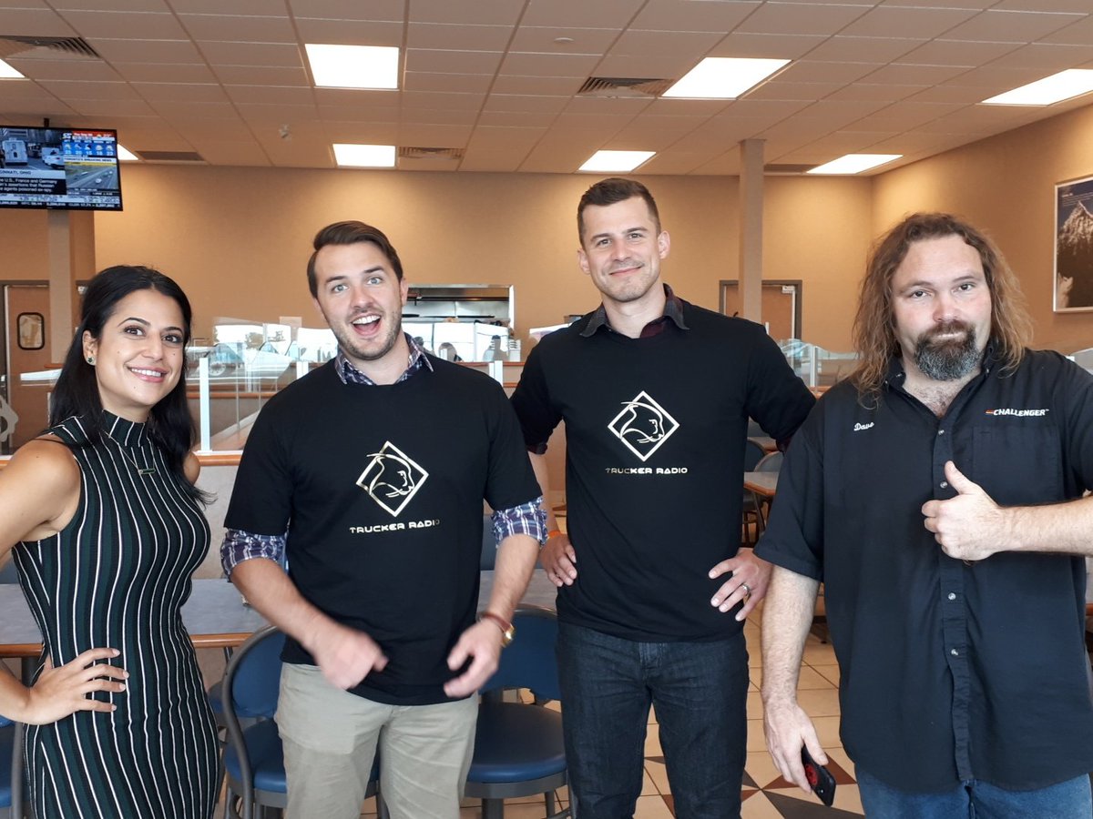 TruckNewsTalk's tweet photo. #myHusky crew came visit from different places in Canada https://t.co/EQuSW7tXUX