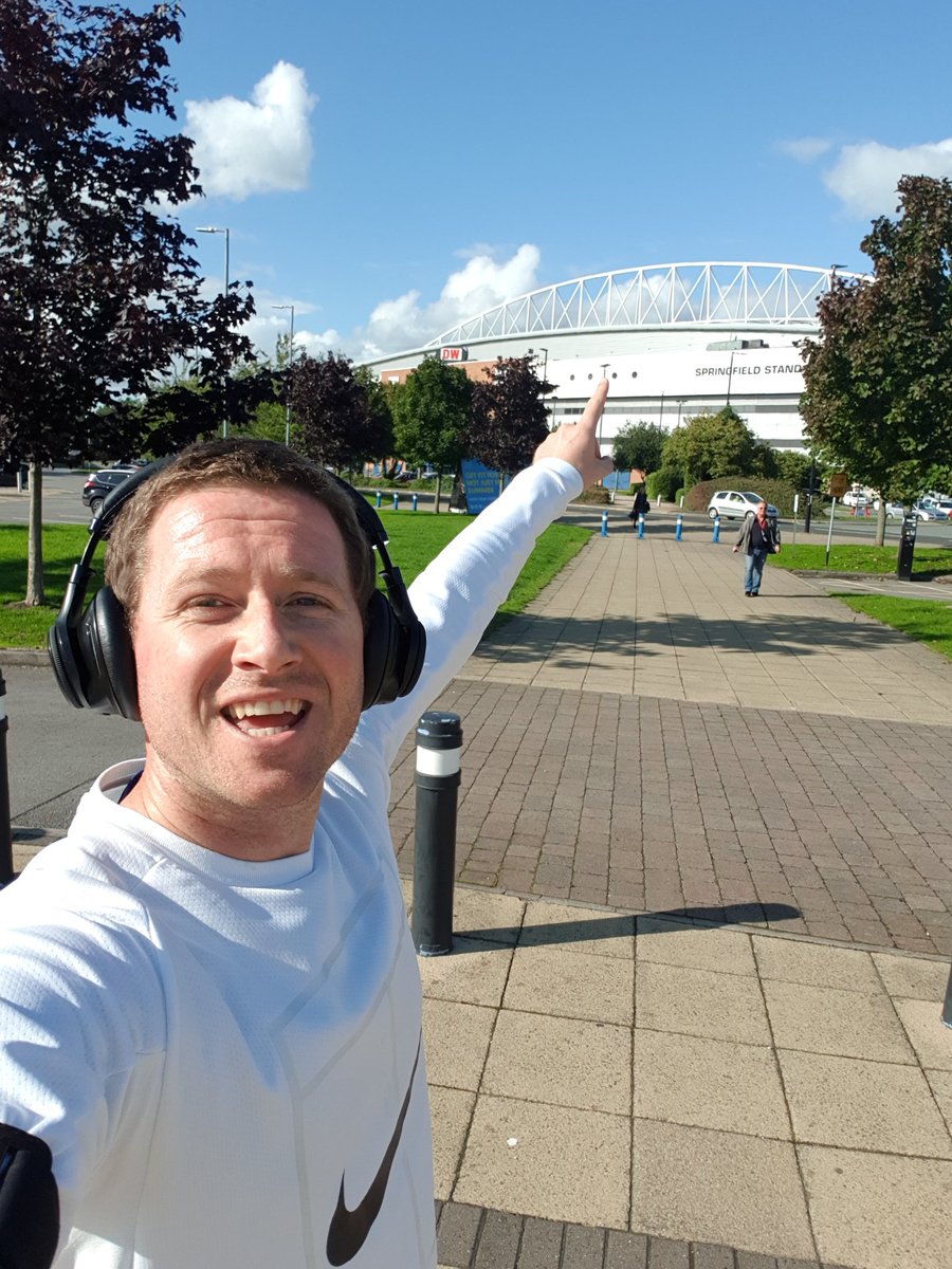 TheWiganRunner's tweet photo. Day🏃‍♂️614
🏃‍♂️2 @DWStadium &amp; met the competition winner who has Won 3 Tickets 🎫 to tonights game 🍒 @WiganWarriorsRL  vs @WTrinityRL 👍🏼Look out4 The Wigan Dodgeball Warriors Team 🔴on th pitch at th start of th game give us a 🖐🏻 🙏🏻
🎫🏟🏉👨‍👧‍👦🔴🏃‍♂️👍🏻
#614 https://t.co/ZRZgxiUQDu