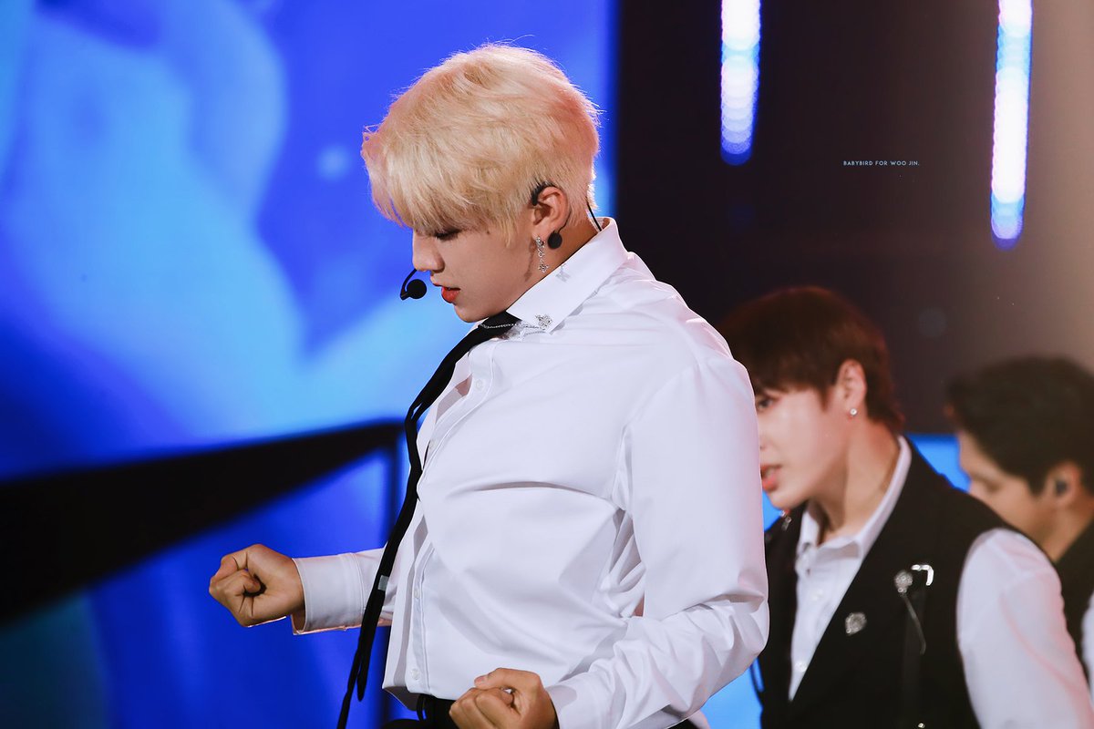 Babybird_lo's tweet photo. 180830 핫바디 핫바디 쏘 핫🔥

#박우진 #parkwoojin https://t.co/sx06TRHvRd