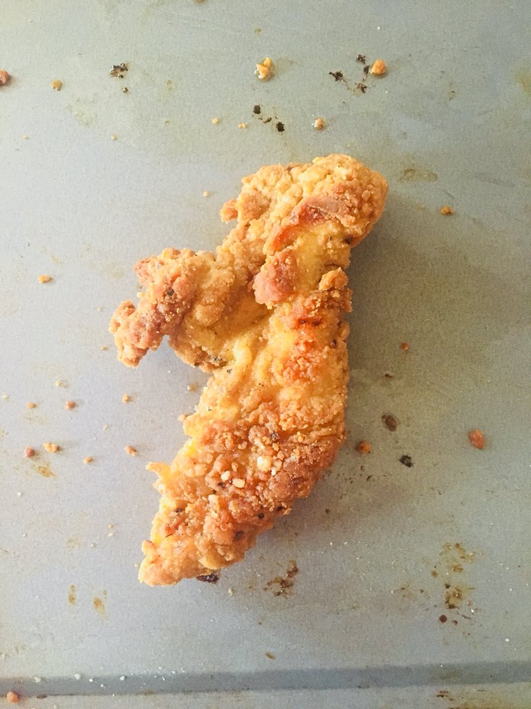 Thelytokous's tweet photo. Never mind the news about RHI or MLA wages getting reduced. I cooked some chicken goujons and one looks like our glorious Emerald Isle 🇮🇪☘️. T’is a sign.  @DebShoes72 https://t.co/QJKpu25ndJ