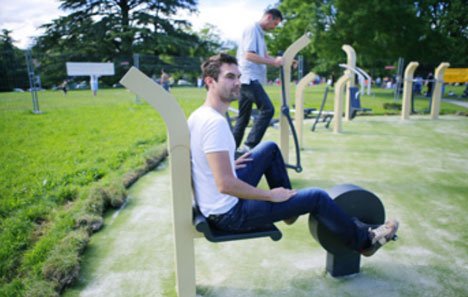 hug_ge's tweet photo. Faire du fitness dans les parcs. Retrouvez d'autres conseils santé du canton de Genève sur https://t.co/R9UNde0WKZ #bougeonsplus #conseils #santé #genève #fitness #sport #activitéphysique https://t.co/paToCBJuvD https://t.co/4uIwFJjMO0