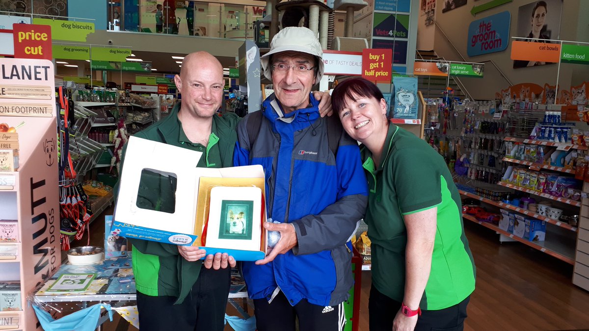 walkdenpah's tweet photo. All the team would like to wish Billy the Jack Russell and his owner John a very happy birthday. Billy is 14 years old today! Once again Happy Birthday Billy and John. 

P.s Thank you for the delicious cake😊

#petsathomewalkden
#biscuitbilly
#happybirthday https://t.co/GK4hUSQzSd