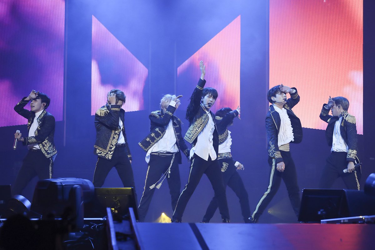 etnow's tweet photo. We're still crying after seeing our boys @BTS_twt in their 🔥🔥 opening night of #BTSLoveYourselfTour! ARMY, get ready for vocals, looks and choreo from these kings 🙌 #BTSWorldTour https://t.co/B5is3rJO0b