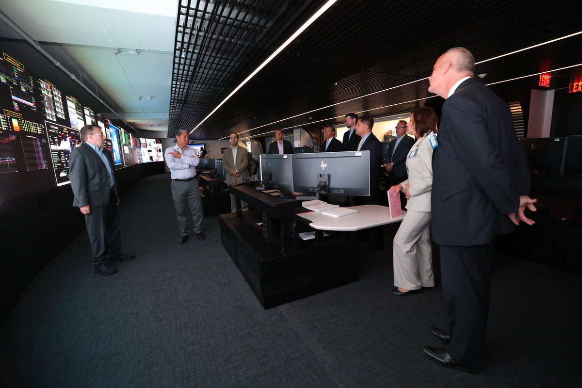 GQenergy's tweet image. Great to welcome Con Edison Company of NY President Tim Cawley and his team from @ConEdison and @ORUConnect to our Integrated Smart Operations Center or “iSOC.”  #digitalutility #partnership #collaboration #friends #digitaltransformation #digitalization #digitization