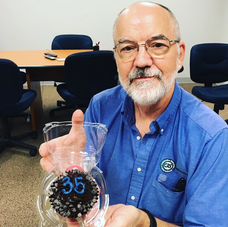 AgSourceTurf's tweet photo. Congratulations to our Senior Lab Technician, Larry Claassen, on 35 years of hard work. His service award is still in the mail, but hopefully he's okay with settling for a cupcake! https://t.co/hPFCa9JFRD