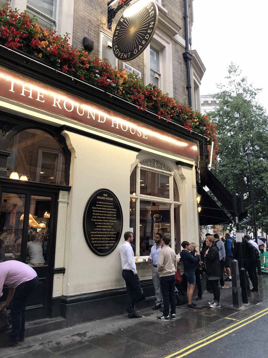 roundhousefst's tweet photo. Even the #rain can’t stop our costumers to have a pint after work.
#onlyatfullers @Fullers #london #rainylondon https://t.co/e1disuzGPM