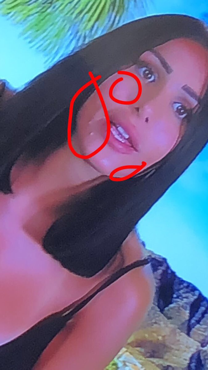 angejmpvjajldm8's tweet image. So comman hellobody ? Pinupsecret? Sa fais du placement de produit, te vend des sois-disant produit Miracle pour la peau et ça se montre dans cet état à la tv ? #LVDA3 #hellobody