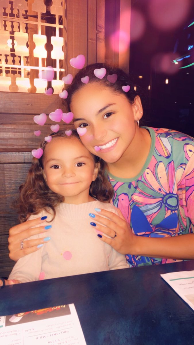 natibooboo's tweet photo. today my bestfriend moved across the country 😭😭 you’re the best big sissy and i already miss you so much ❤️ @Gabi_barra12 https://t.co/dTZK7nUeuE