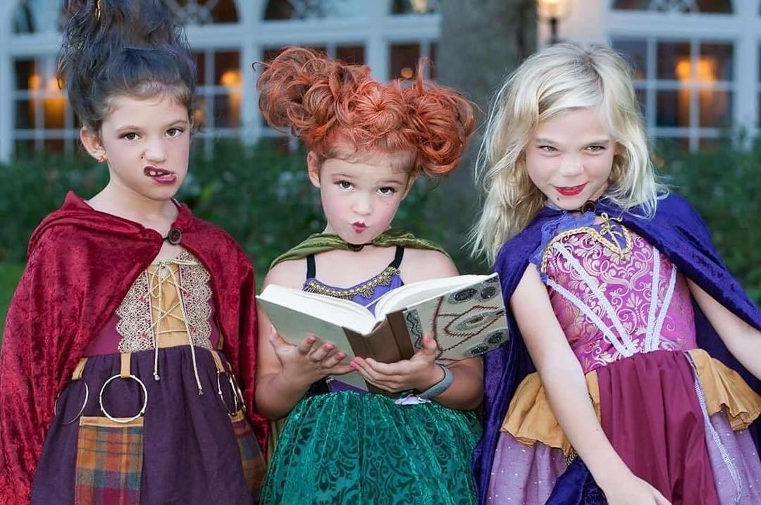 miccostumes's tweet photo. Sanderson Sisters ! ๐โ
Credit: https://t.co/Y721pJIy4J
โ
#hocuspocus #hocuspocusvillainspelltacular #hocuspocusmakeup #hocuspocuscostumes https://t.co/4SMYMqP5AV